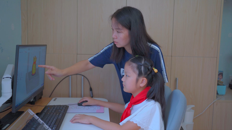 11岁女孩自学建模实现盲盒自由