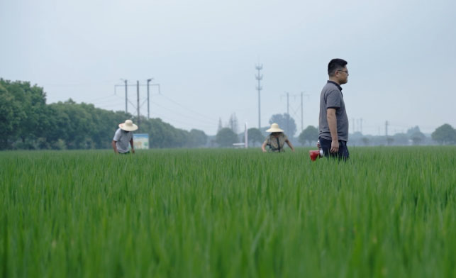 坚定信仰信念信心 跑好新时代马拉松