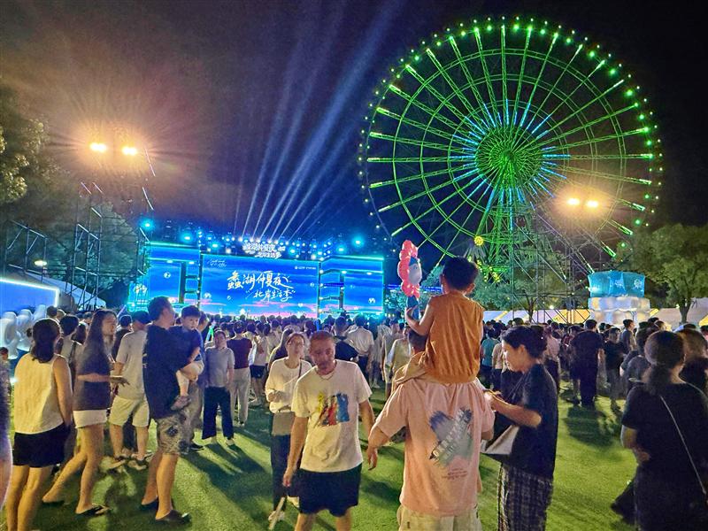 “太湖π”水岸联动点亮湖湾之夜